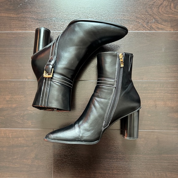 Torgeis London Black Heeled Boots with Gold Buckle and Stitch Detail - Picture 2 of 9
